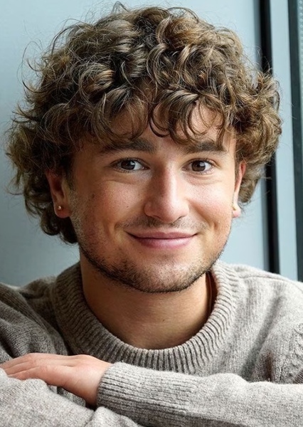 Gabriel LaBelle photo
