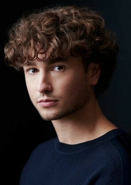 Gabriel LaBelle photo