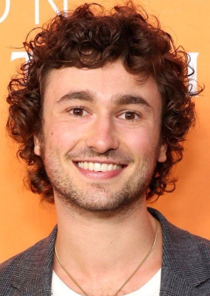 Gabriel LaBelle photo