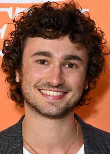 Gabriel LaBelle photo