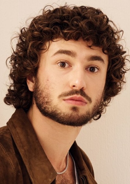 Gabriel LaBelle photo