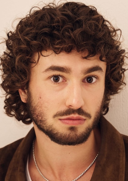 Gabriel LaBelle photo