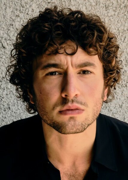 Gabriel LaBelle photo