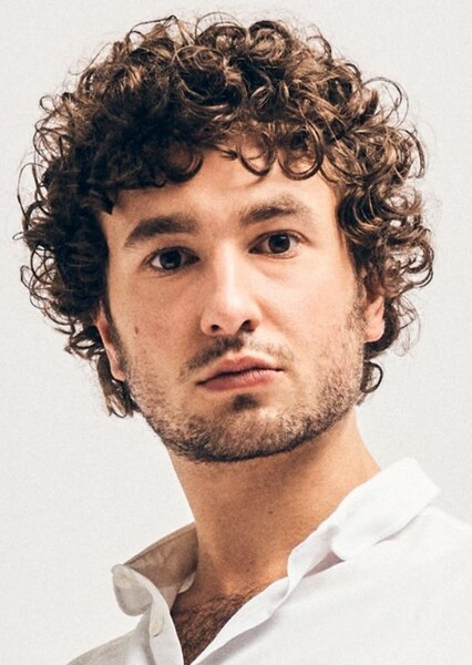 Gabriel LaBelle photo