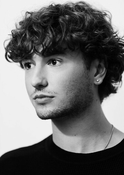 Gabriel LaBelle photo