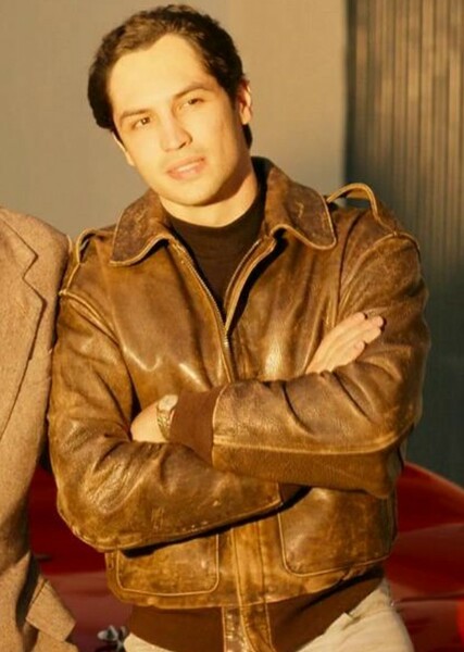 Gabriel Leone photo