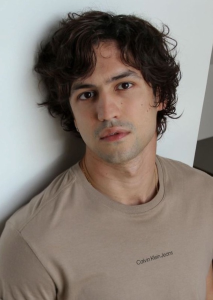 Gabriel Leone