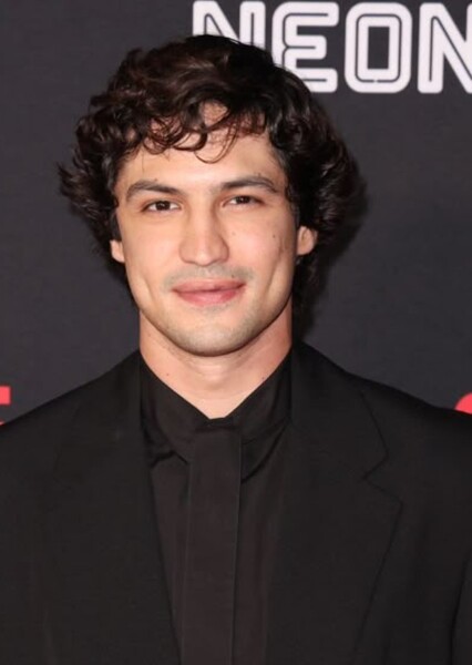 Gabriel Leone photo