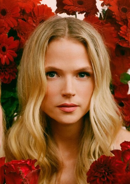 Gabriella Wilde photo