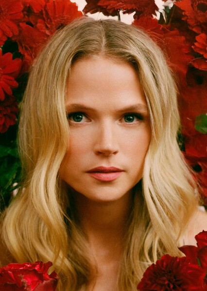 Gabriella Wilde photo