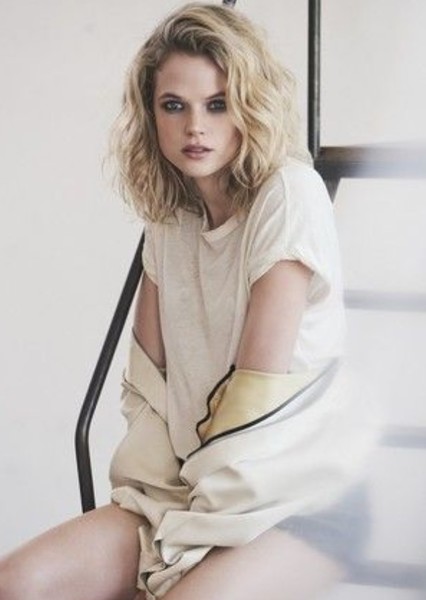 Gabriella Wilde photo