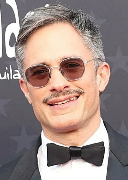 Gael García Bernal photo