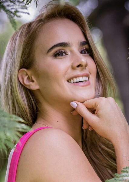 Gala Montes photo