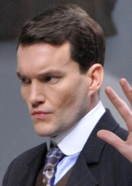 Gareth David-Lloyd photo