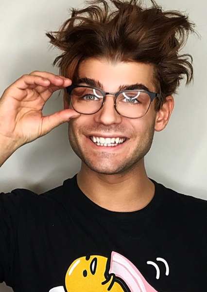 Garrett Clayton photo
