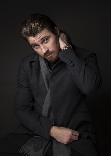 Garrett Hedlund photo
