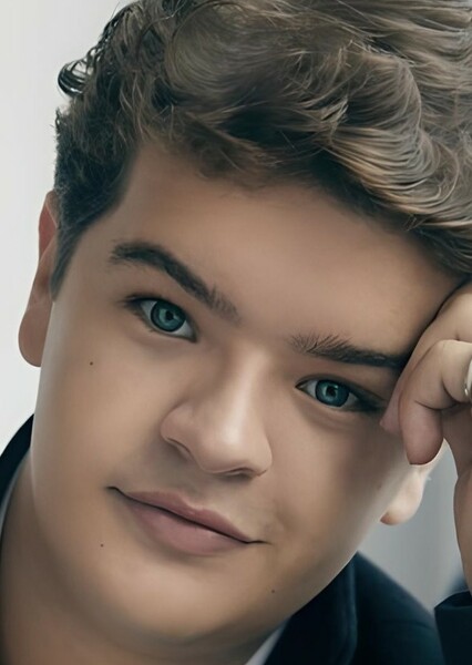 Gaten Matarazzo photo