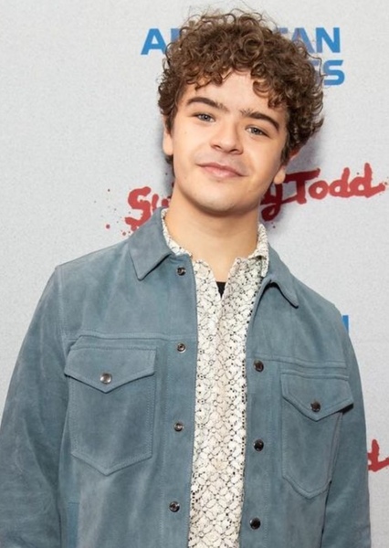 Gaten Matarazzo photo