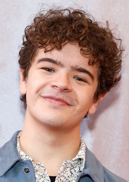 Gaten Matarazzo photo