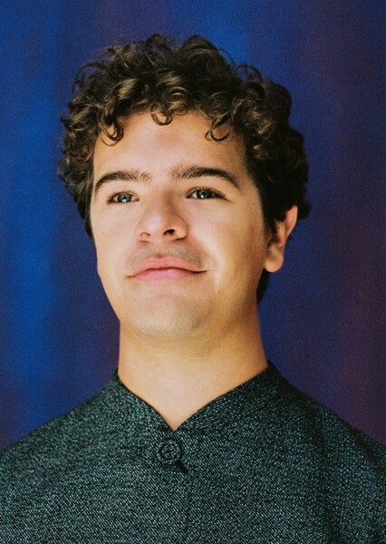 Gaten Matarazzo photo