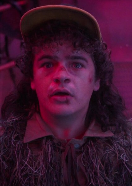 Gaten Matarazzo photo