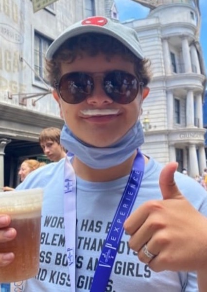 Gaten Matarazzo photo