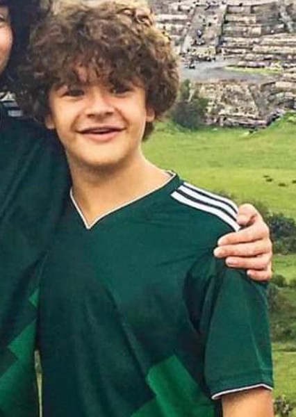 Gaten Matarazzo photo