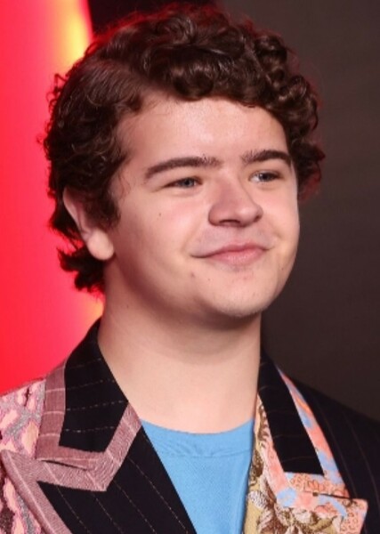 Gaten Matarazzo photo