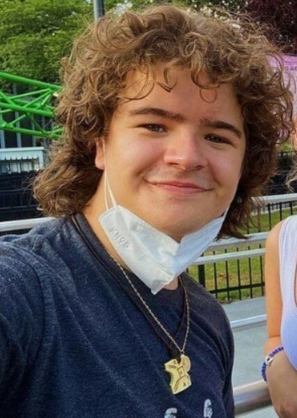 Gaten Matarazzo photo