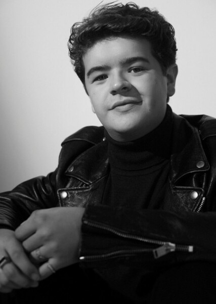 Gaten Matarazzo photo