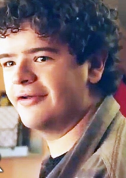 Gaten Matarazzo photo