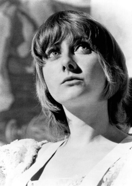 Gemma Jones photo