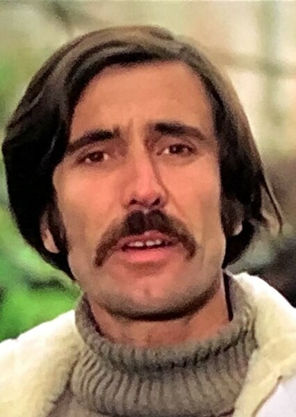 George Lazenby photo