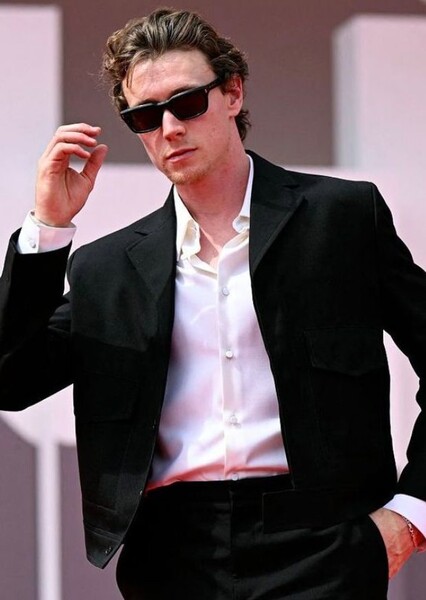 George MacKay