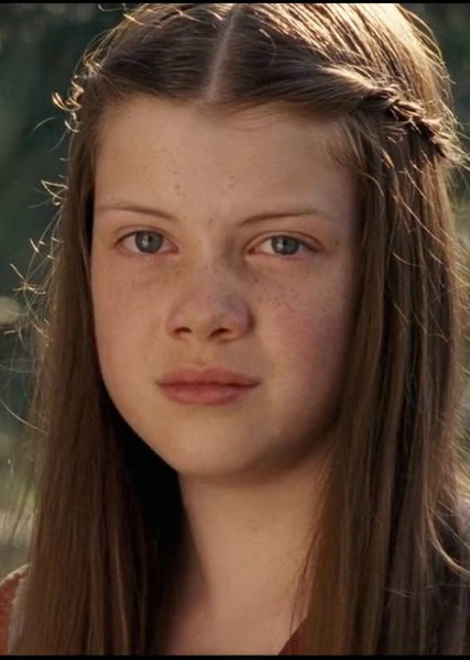 Georgie Henley photo