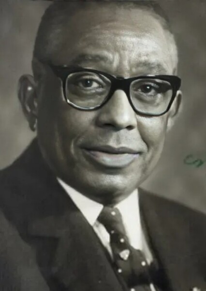 Giancarlo Esposito photo