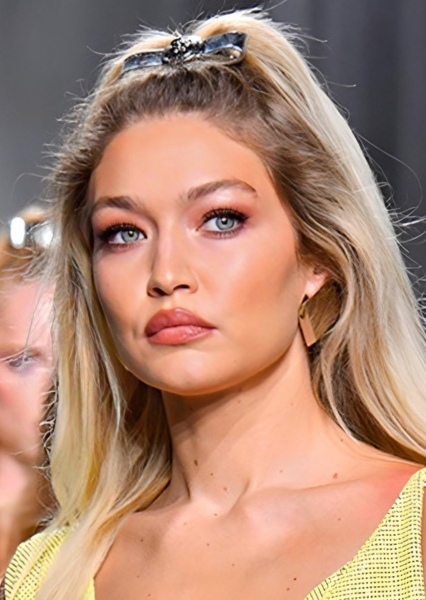 Gigi Hadid photo