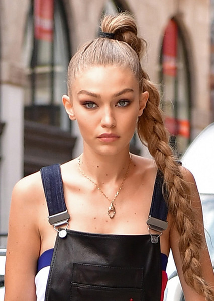 Gigi Hadid photo