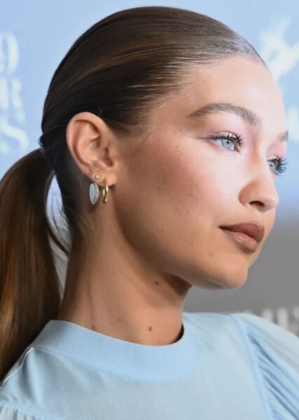 Gigi Hadid photo