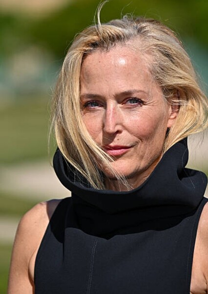 Gillian Anderson photo