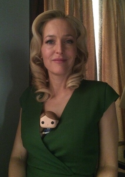 Gillian Anderson photo