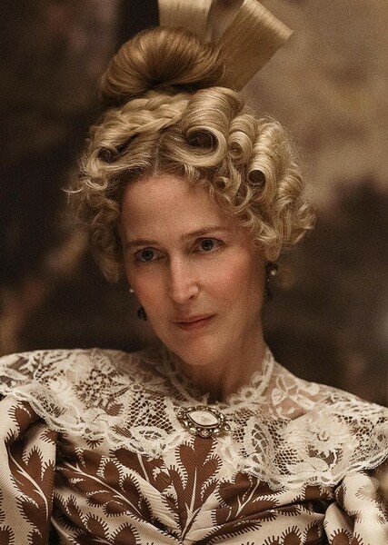 Gillian Anderson photo