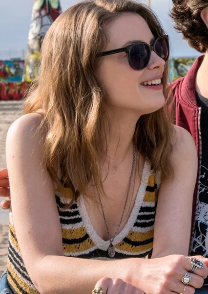 Gillian Jacobs photo