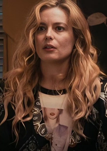Gillian Jacobs photo
