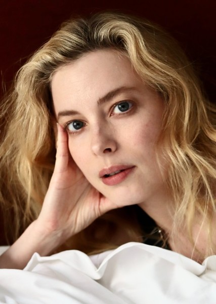 Gillian Jacobs photo