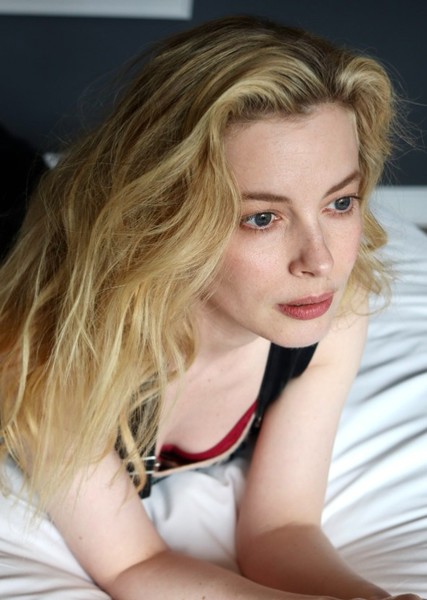 Gillian Jacobs photo
