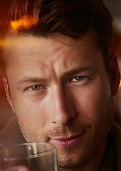 Glen Powell photo
