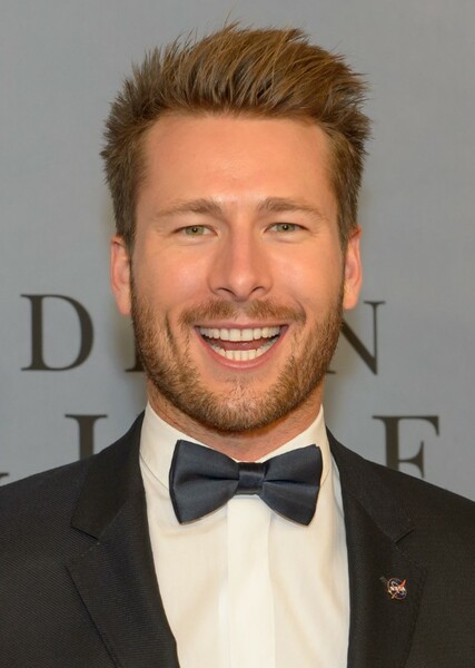 Glen Powell photo