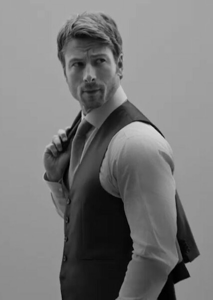 Glen Powell photo