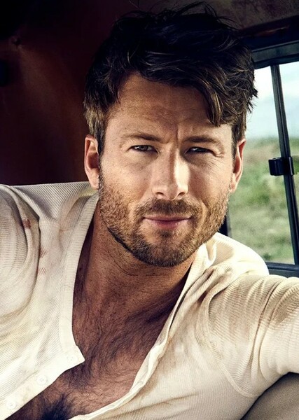 Glen Powell photo